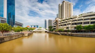 Gün ışığı ve Singapur City Köprüsü manzaralı panorama, Singapur