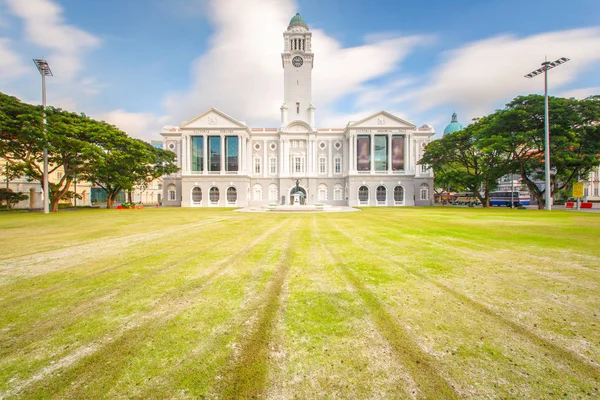 Ancienne architecture et le musée national de Singapour est un musée national à Singapour et le plus ancien musée de la ville de Singapour . — Photo