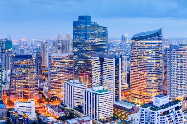 Distretto finanziario di Bangkok, business building e centro commerciale nel sud-est asiatico — Foto Stock