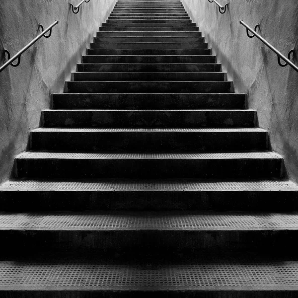 Escadas de pedra vintage marrom — Fotografia de Stock