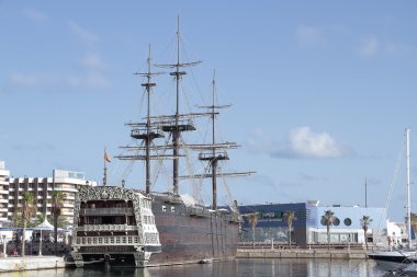 İspanyol savaş gemisi Santisima Trinidad alicante Harbor kopyası