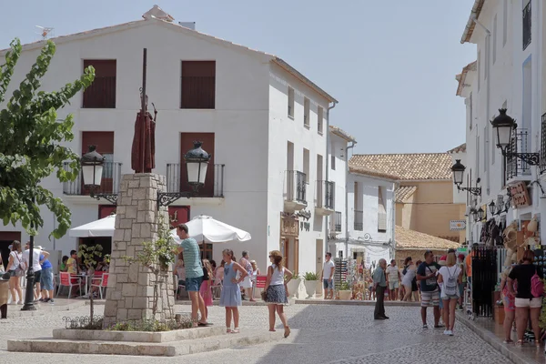 Turistas en El castell de guadalest — Foto de Stock