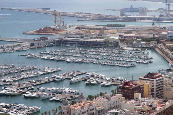 Kikötő és a quay-Alicante — Stock Fotó