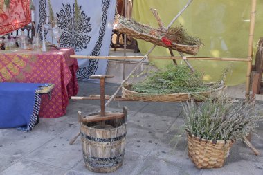 otlar ve şarap tuşuna basın