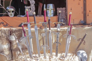 Antik ortaçağ kılıç