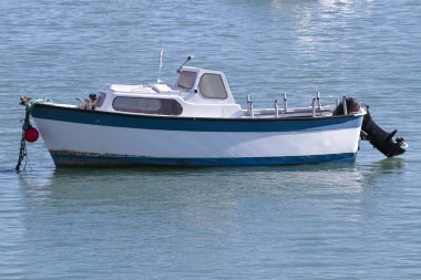 Denizde küçük tekneler