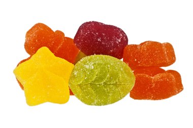 Beyaz bir arka plan üzerinde renkli marmelat