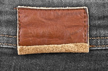 kot jeans etiket deri dikilmektedir
