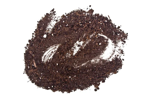 Tumpukan humus tanah terisolasi pada latar belakang putih — Stok Foto