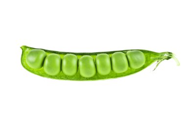 Beyaz arkaplanda izole edilmiş taze bezelye kabuğu