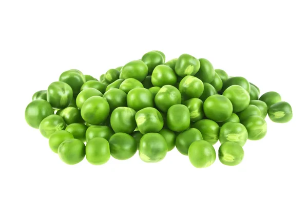 Verse groene erwten geïsoleerd op een witte achtergrond — Stockfoto