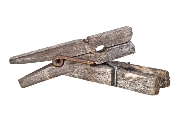 나무 오래 된 clothespins 흰색 배경에 고립 — 스톡 사진