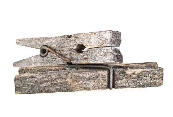 Vecchie mollette di legno isolate su sfondo bianco — Foto Stock
