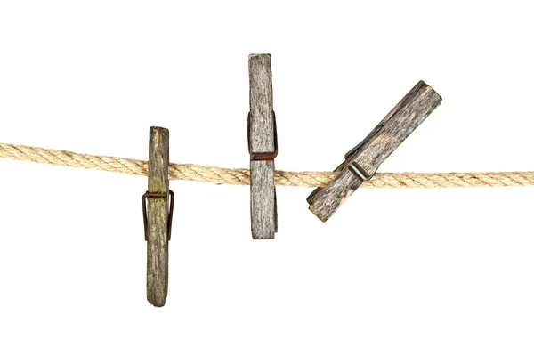Vecchi mollette di legno su corda con spazio copia — Foto Stock