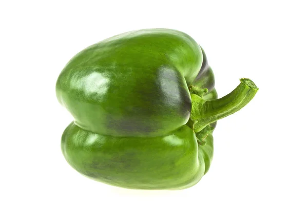 Πράσινη πιπεριά καμπάνα ή πιπέρι γλυκό που απομονώνονται σε λευκό φόντο — Φωτογραφία Αρχείου