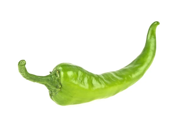 Groene chili peper geïsoleerd op een witte achtergrond — Stockfoto