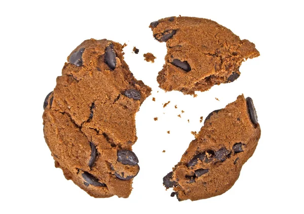 Biscoito de chocolate quebrado isolado no fundo branco — Fotografia de Stock