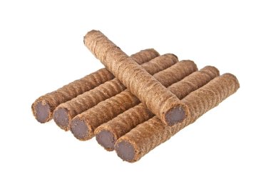 Gofret çikolata ve kakao kaplama ile beyaz bir adam üzerinde rulo