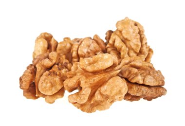 Beyaz arkaplanda izole edilmiş cevizler