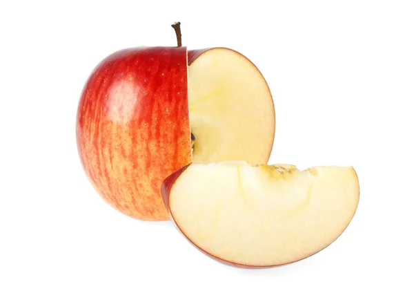 Manzana dulce con rebanada sobre fondo blanco — Foto de Stock