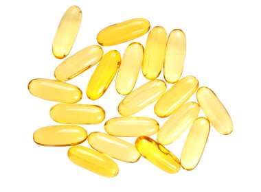 Morina ciğeri yağı omega 3 jel kapsülleri beyaz arka planda izole,