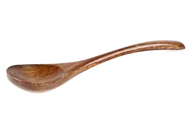 Tahta kaşık beyaz arkaplanda izole edildi