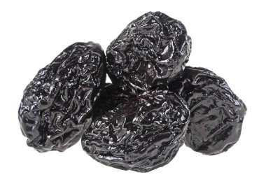 Füme beyaz bir arka plan üzerinde izole kuru erik yakın çekim