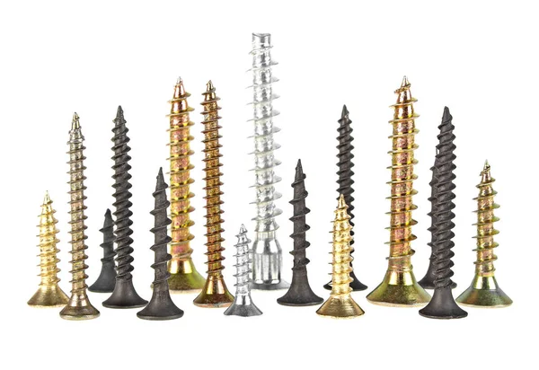 Beyaz arkaplanda çeşitli vidalar