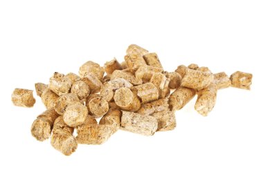 Beyaz arka plan üzerinde wheatfeed p Isolated pelleted bileşik yem