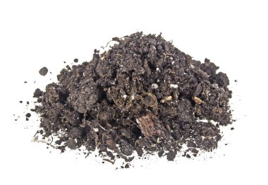 Beyaz arka plan üzerinde izole toprak humus yığın yığını