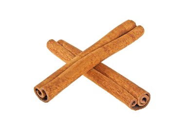 beyaz zemin üzerinde izole iki tarçın sopa