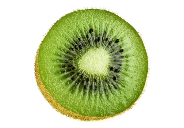 Die Hälfte der Kiwi-Früchte isoliert auf weißem Hintergrund — Stockfoto
