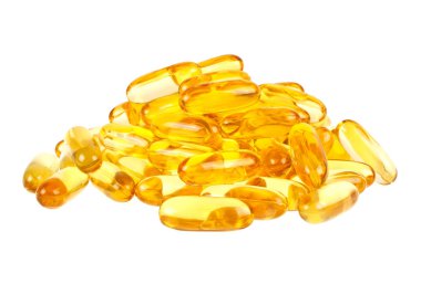 Beyaz arka plan üzerinde gelen balık yağı Omega 3 kapsülleri