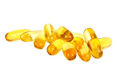 Beyaz arka plan üzerinde gelen balık yağı Omega 3 kapsülleri