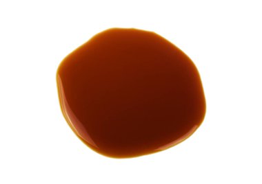 Beyaz arka planda soyalı sos birikintisi