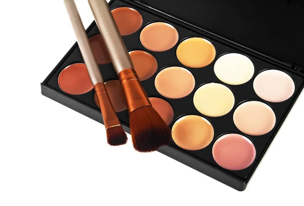 Professionelle Make-up-Tools auf weißem Hintergrund, Palette für Makeup — Stockfoto