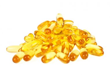 Beyaz bir arka plan üzerinde izole omega 3 jel kapsül