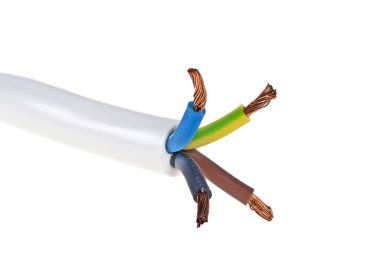 Beyaz bir arka plan üzerinde elektrik kablosu