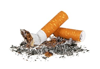 Sigara izmaritleri beyaz bir arka plan üzerinde izole ash ile