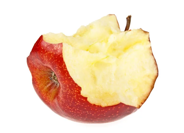 Manzana mordida roja aislada sobre un fondo blanco — Foto de Stock