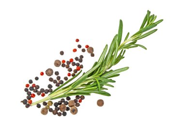 Biberiye ve beyaz bir arka planda, closeup karabiber