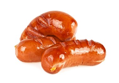 Beyaz arka planda sosisler