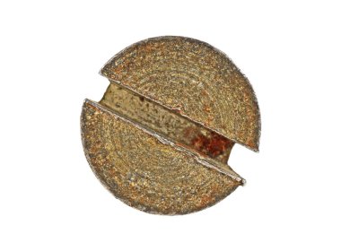 Beyaz arka plan üzerinde izole eski vida başı yakın çekim