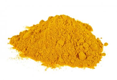 Beyaz bir arka plan üzerinde Curcuma izole zerdeçal tozu