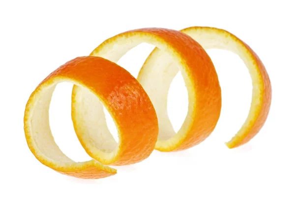 Spirale Orangenschale auf weißem Hintergrund — Stockfoto