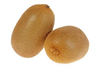 Beyaz arkaplanda izole edilmiş taze kivi meyveleri