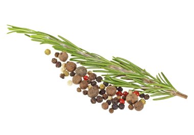 Taze organik biberiye ve beyaz arka plan üzerinde izole biber