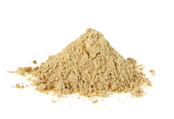 Baharat - beyaz arka plan üzerinde zencefil toz yığını