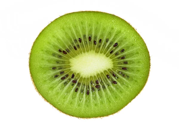 Fatia de kiwi fresco isolado no fundo branco — Fotografia de Stock