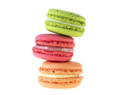 Fransızca macaroons beyaz arka plan üzerinde. Tatlı.